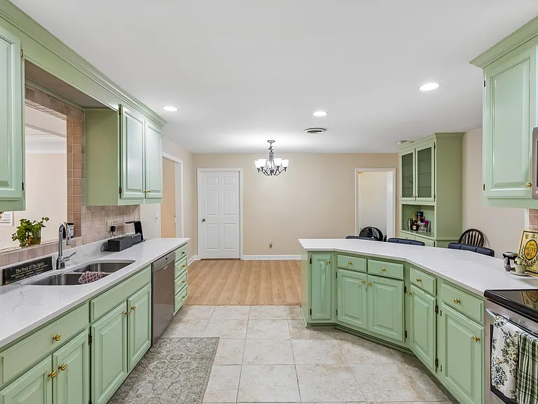 3317 Marcus Dr — Photo 13