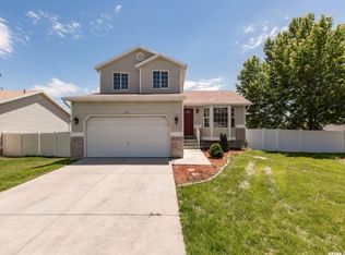 6777 Mountain Aura Dr, West Jordan, UT 84084