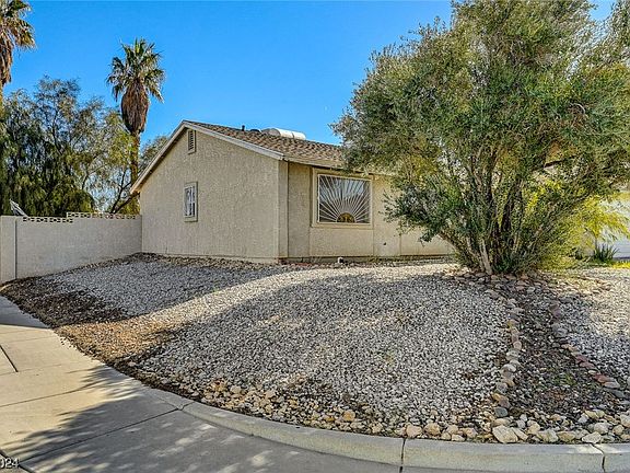 2nd image of 1460 Del Almo Dr