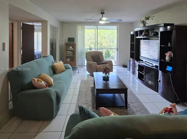 3660 Inverrary Dr APT 3T, Lauderhill, FL 33319