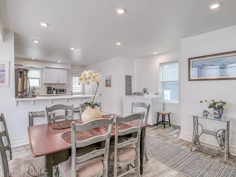14 N Vassar Sq — Photo 8