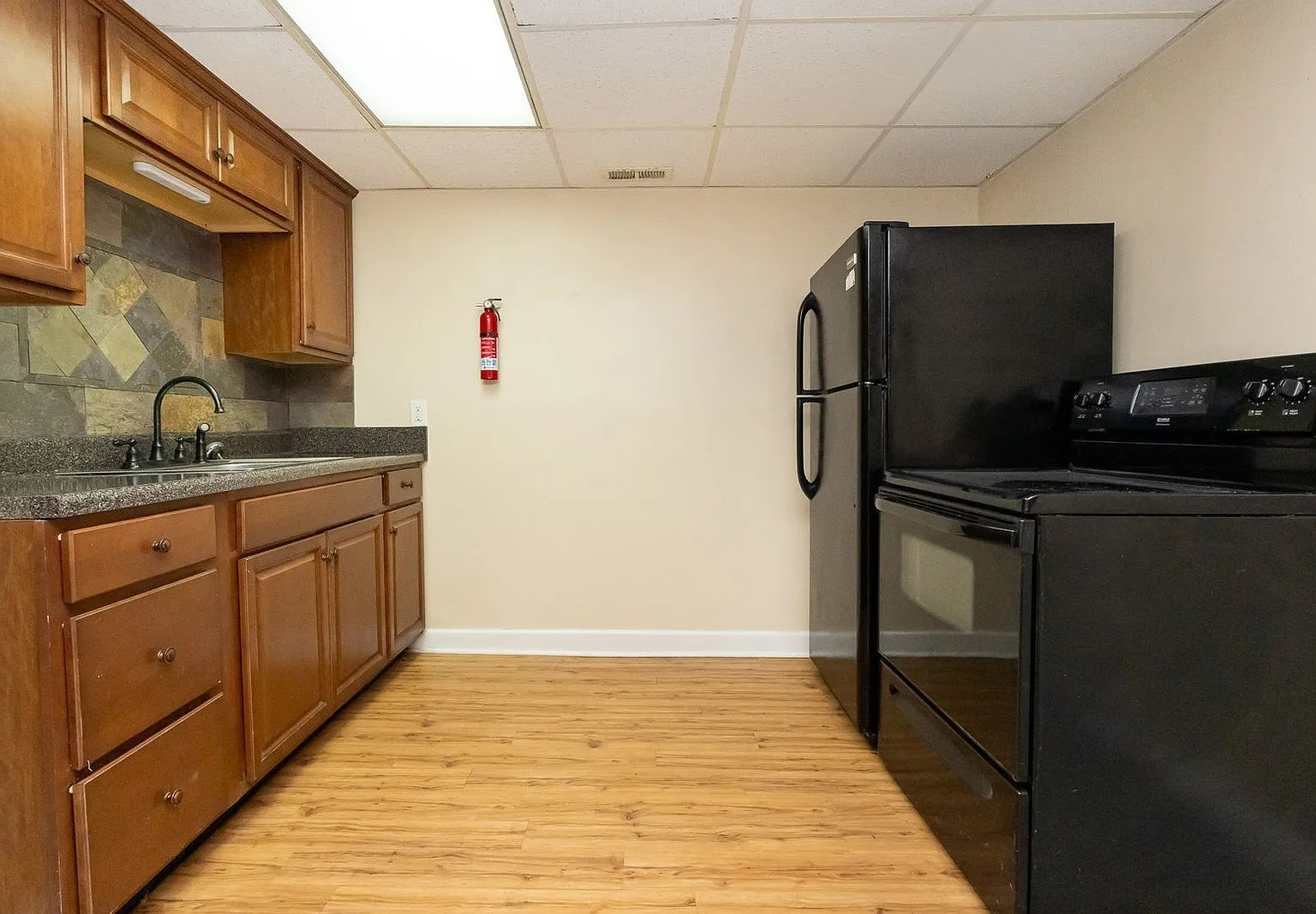 1 bed, 1.0 bath, 1000 sqft, $1,045 — Photo 3