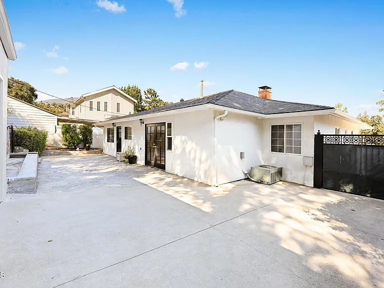 4541 Alveo La Canada — Photo 21