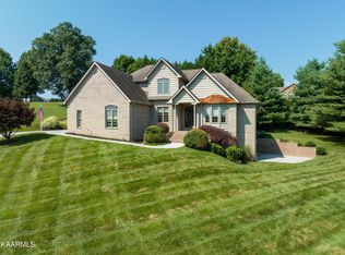 2408 Creekstone Cir, Maryville, TN 37804