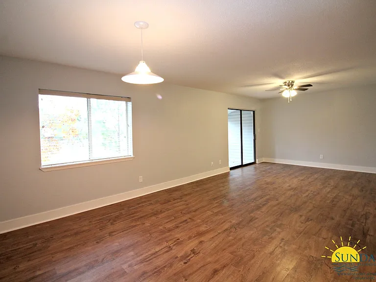 101 Old Ferry Rd #35D — Photo 5