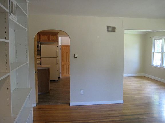 5th image of 1424 Kensington Dr