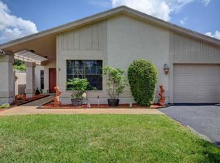 8899 Old Pine Rd, Boca Raton, FL 33433