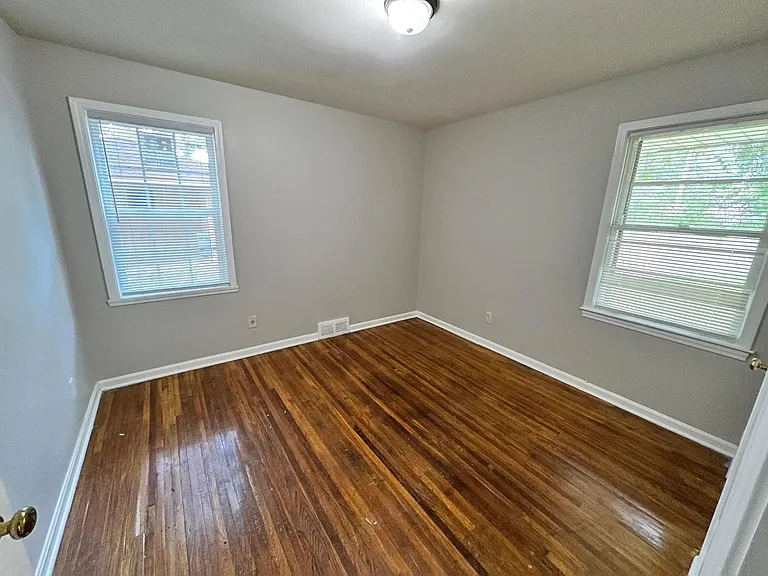4368 Gardenview Dr — Photo 8