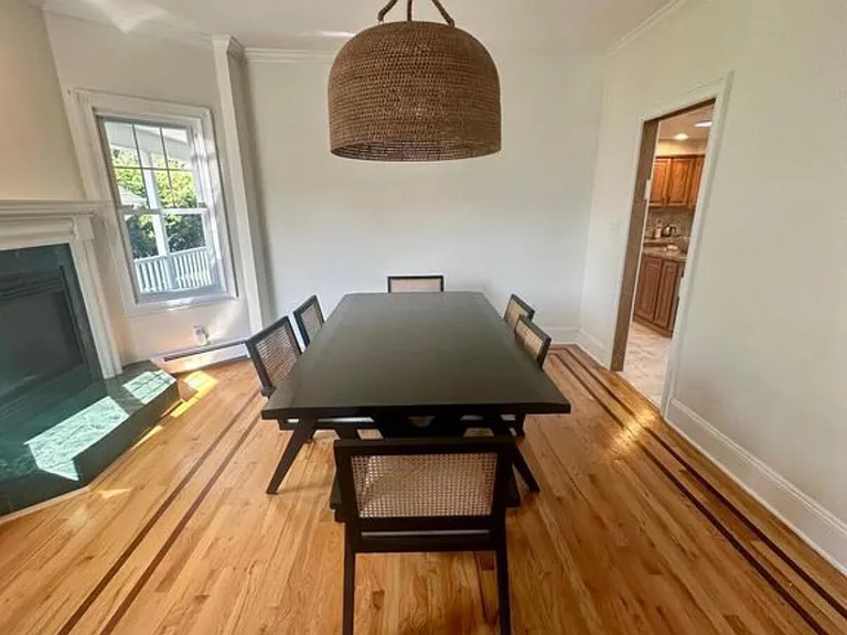 218 Lewis St — Photo 3