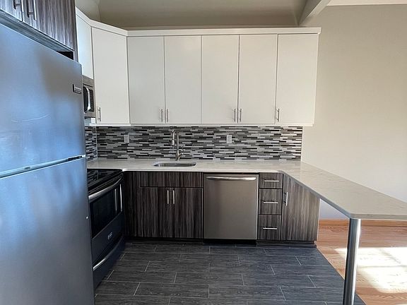 2nd image of 14-18 31st Ave #2R