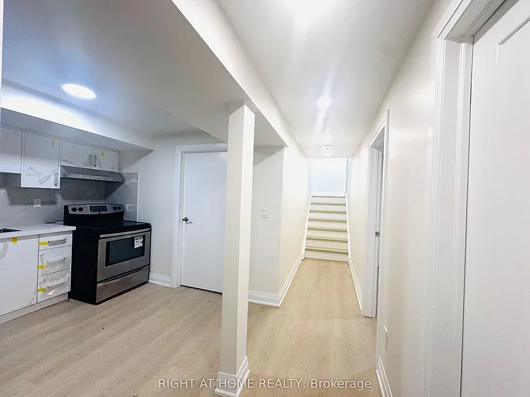 26 Goodview Rd #BASEMENT — Photo 11