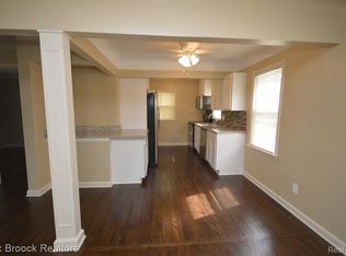 330 Walper Ave, Clawson, MI 48017