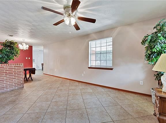 2nd image of 1017 Marvin Ct