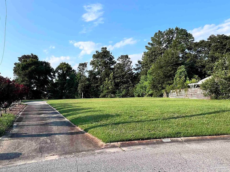 2nd image of 240 Munro Rd