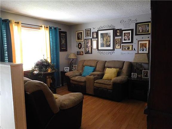 2nd image of 1112 Golfview Dr