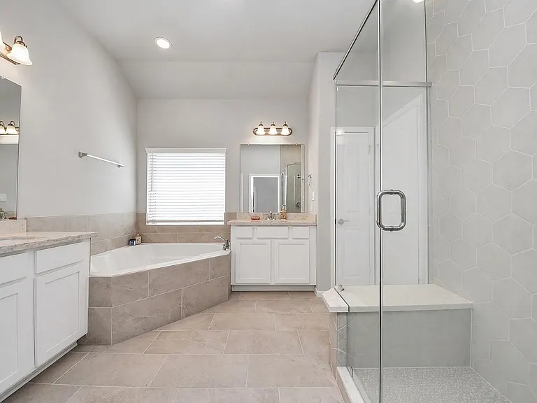 2014 Windsor Meadow Trce — Photo 18