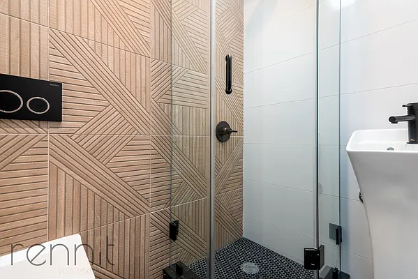 Rented by Rennit Inc. | media 9