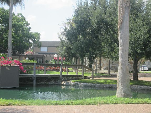 3rd image of 68 Lake Shore Dr