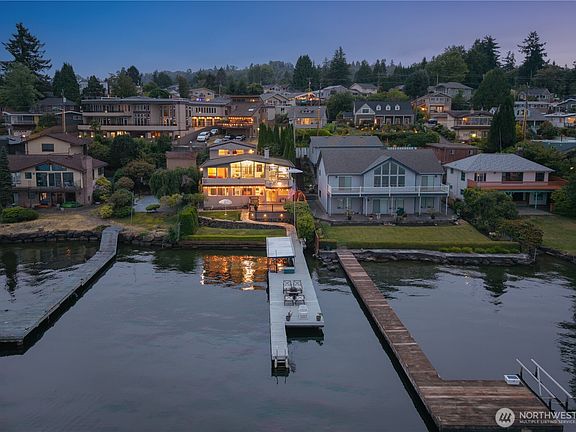 2nd image of 11020 Rainier Avenue S