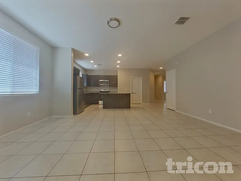 2705 S 116th Ave — Photo 3