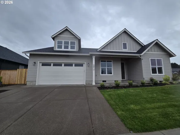 2017 SE 10th Pl, Canby, OR 97013