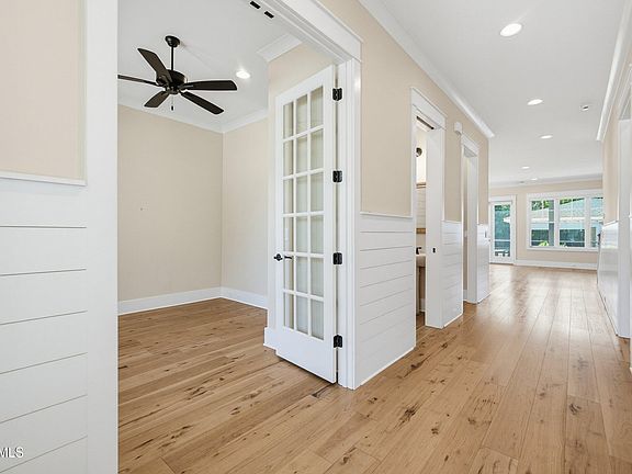 5th image of 208 Coosaw Point Boulevard