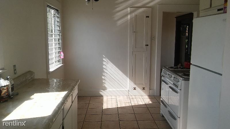 2nd image of 1118 Coronado Ter