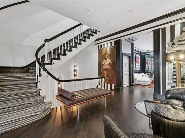 132 East 62nd Street TOWNHOUSE image 3 of 20