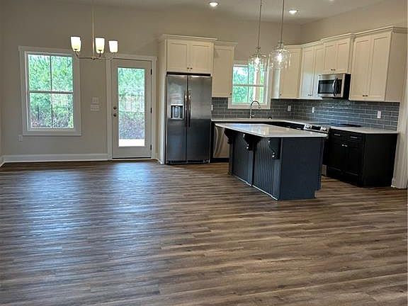 3rd image of 4661 Lee Road 254
