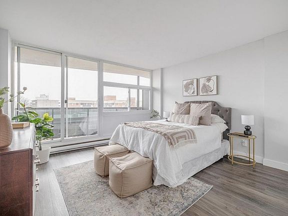 4th image of 324 Cambridge St N #1469068
