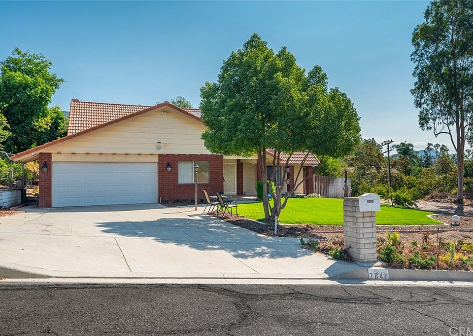 1st image of 2841 La Praix Ave