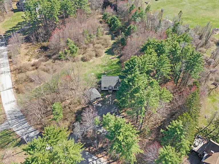 7 Pheasant Run — Photo 10