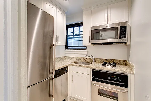 Rented by Halstead Real Estate | media 16