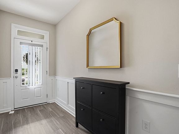 5th image of 1017 Epiphany Rd