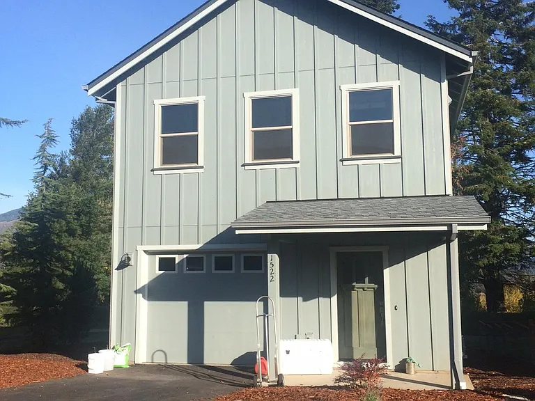 Stella Ln — Photo 2