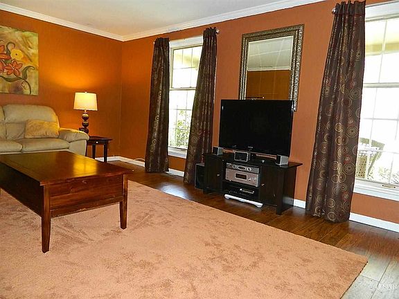 5th image of 4921 Oak Creek Ct