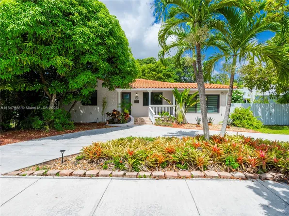 32 Hammond Dr, Miami Springs, FL 33166