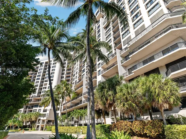 540 Brickell Key Dr APT 1513, Miami, FL 33131