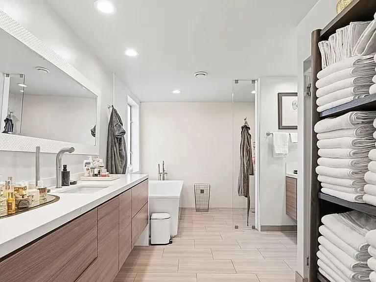 615 6th Ave #1/2 — Photo 12