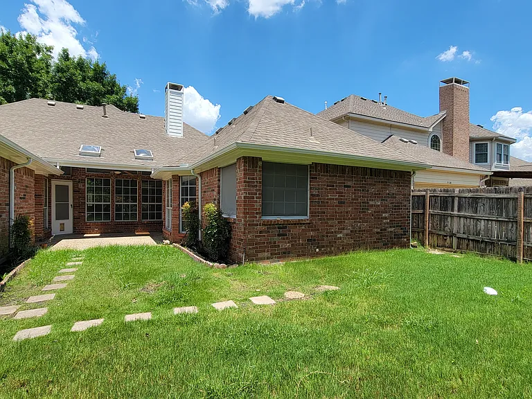 9726 Windy Hollow Dr — Photo 33
