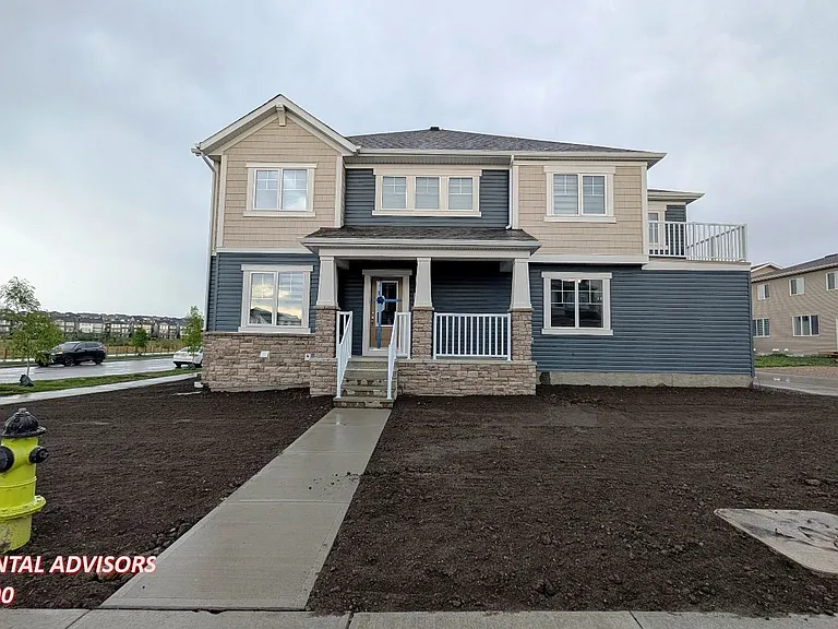 11 Carringford Rd NW — Photo 1