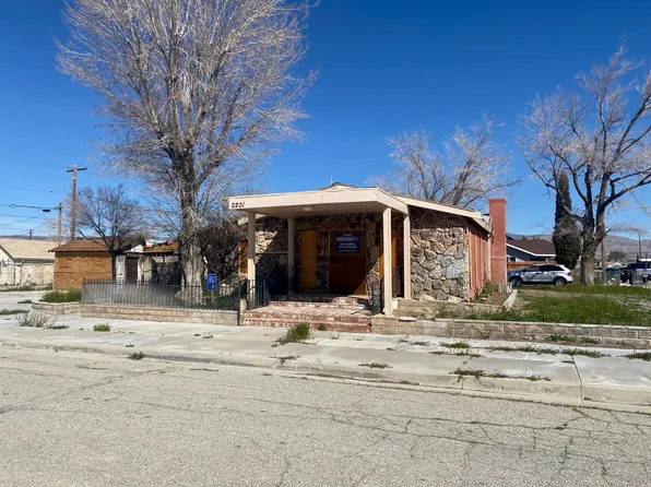 2201 Inyo St, Mojave, CA 93501