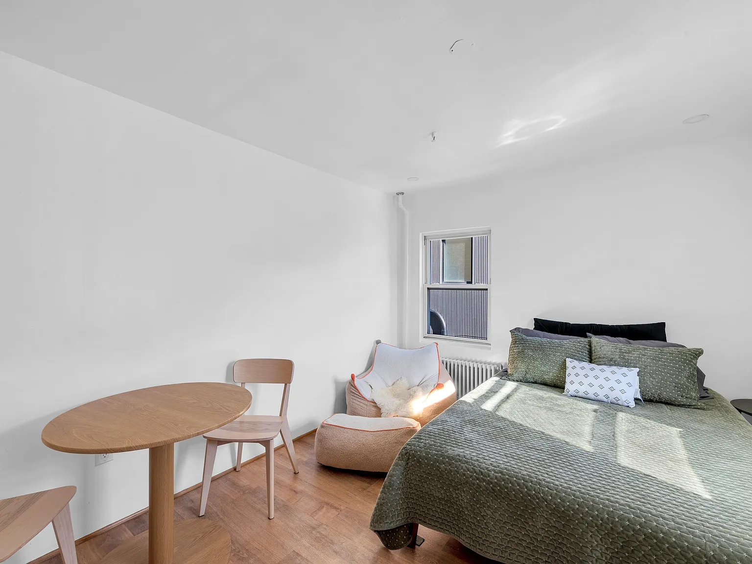 1 bed, $2,350 — Photo 4