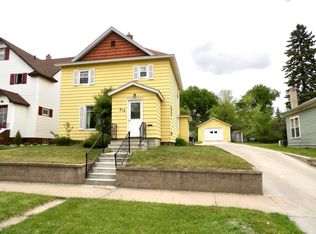 215 5th St NE, Valley City, ND 58072