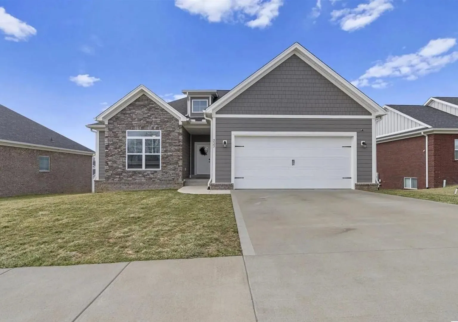 227 Wild Deer Dr — Photo 2