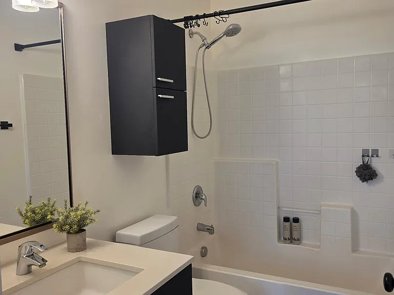 3045 Broadway #4 — Photo 13