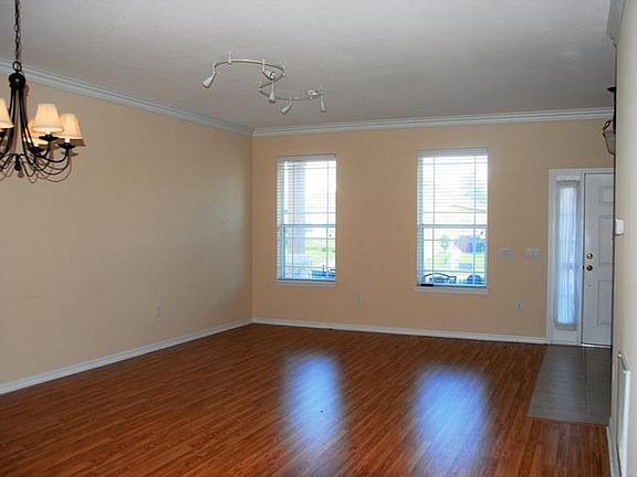 4th image of 1840 Centennial Ave