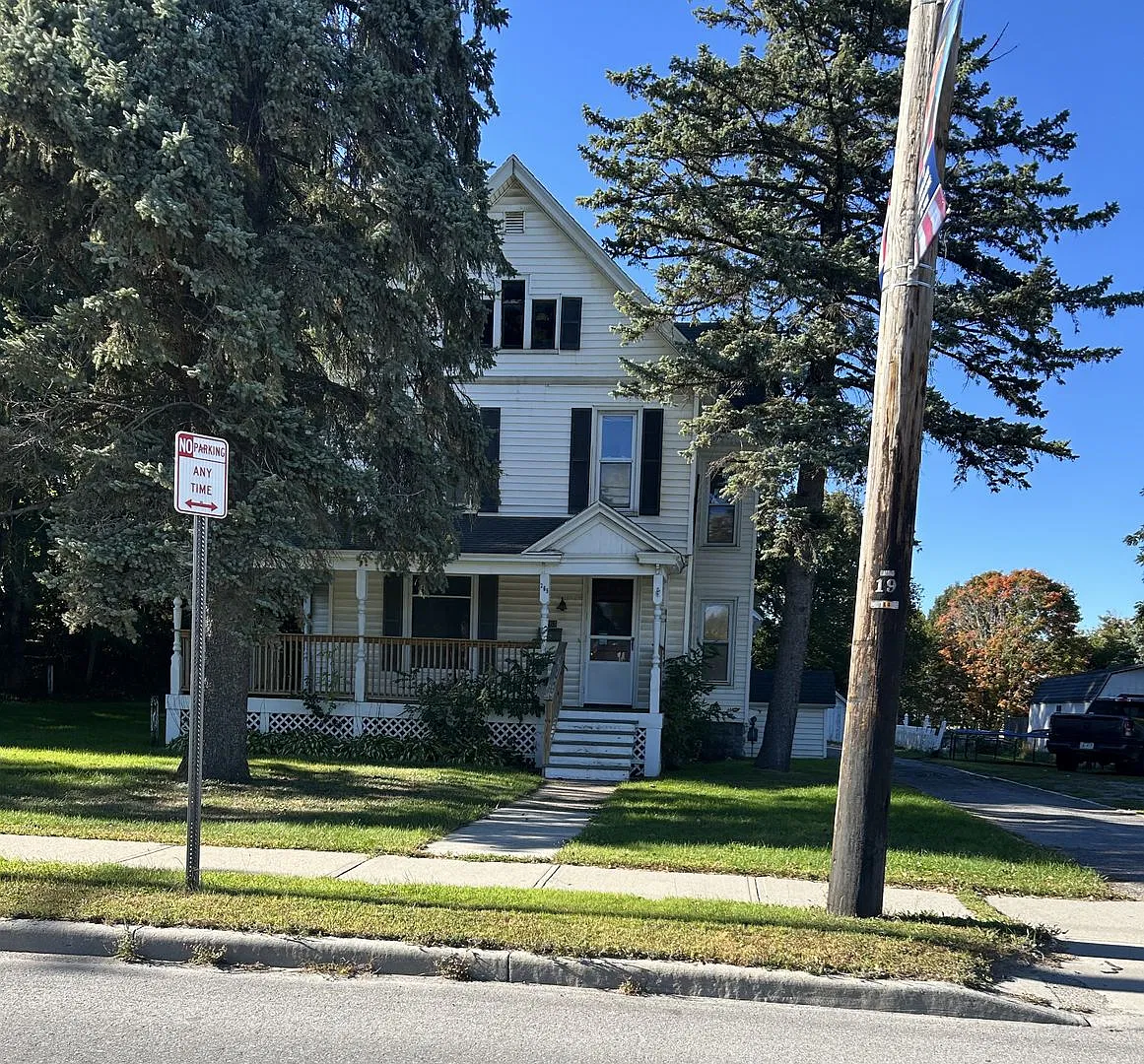 Spacious 5-Bedroom, 3-Bathroom Home for Rent in Gouverneur $1,600/Month — Photo 2