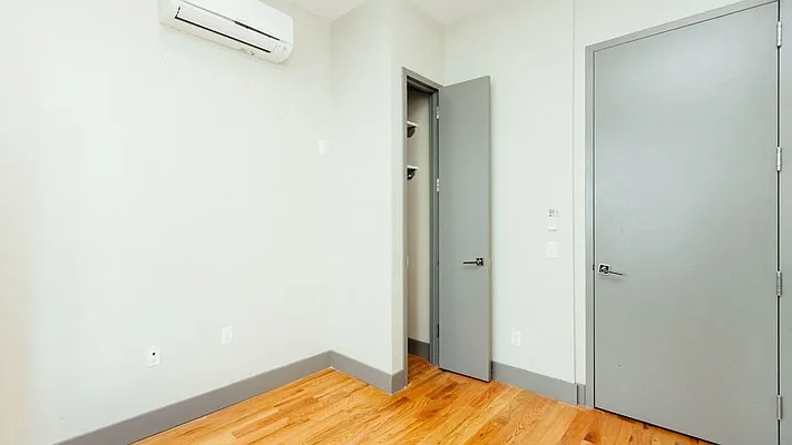 Rented by Nooklyn NYC LLC | media 39