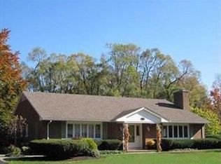 6 Berkley Dr, Lockport, NY 14094